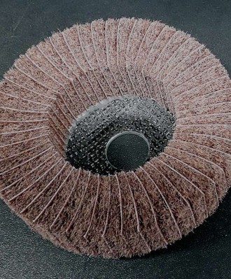 Ściernica listkowa talerzowa garnkowa włókn./płótno 125x30x22 FINE/P180 U